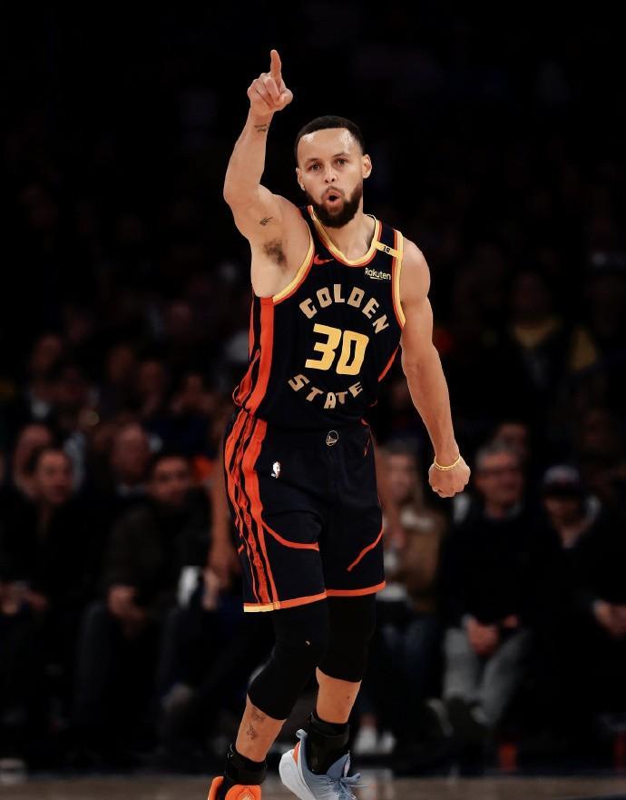  莱万多夫斯基关键节点出色防守，中国队带队取胜！-九游会j9登录入口